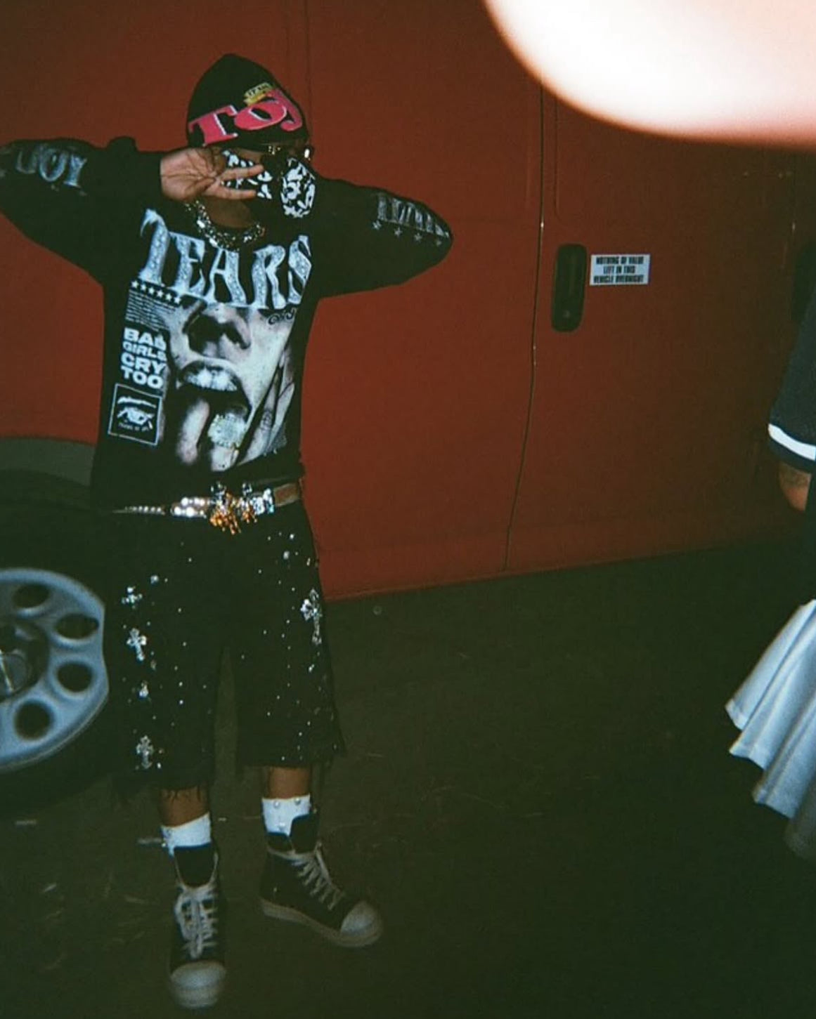 VANDAL CROSS SHORTS